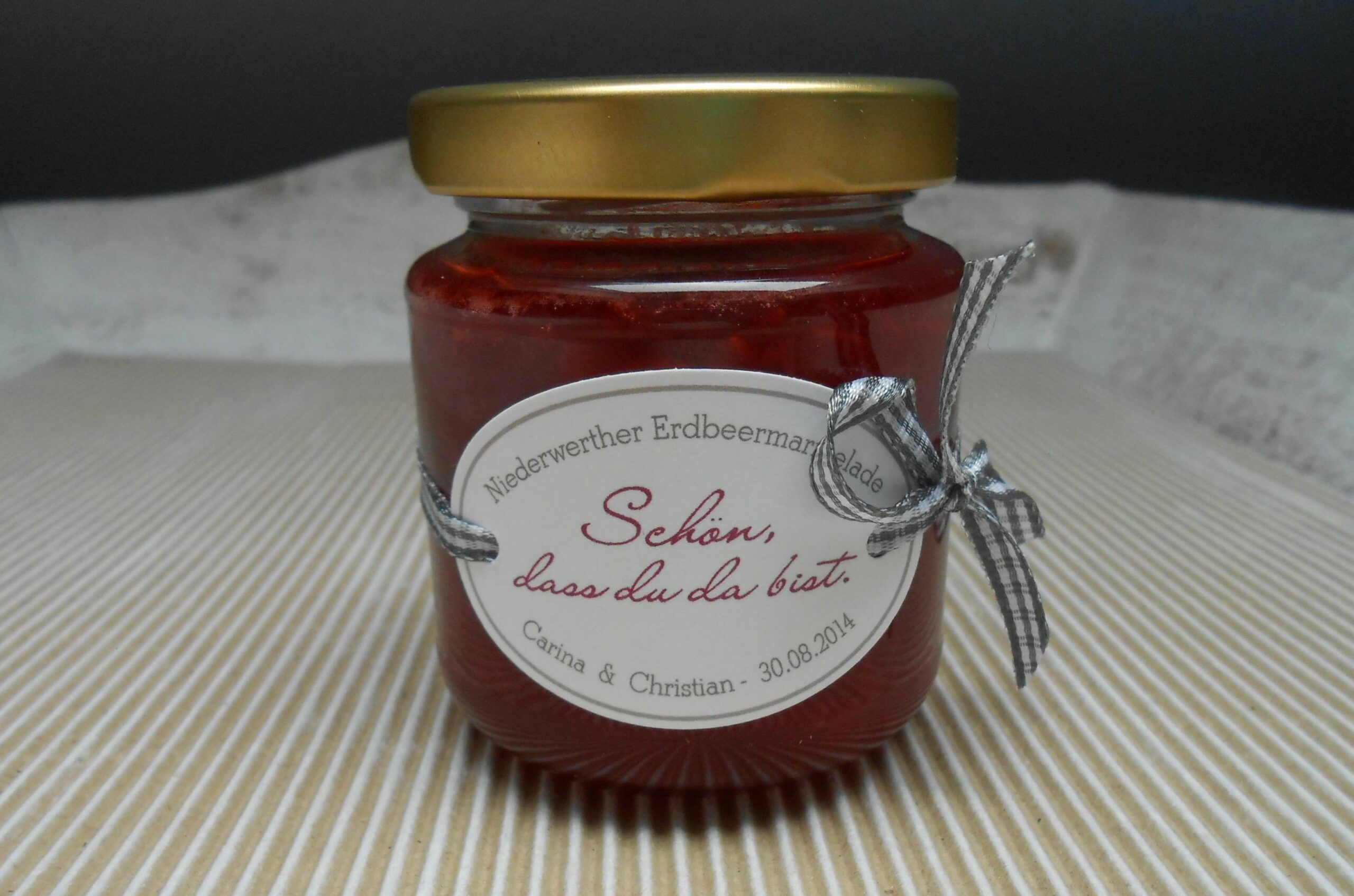 Marmelade als Hochzeitsgastgeschenk mit ovalem Hochzeitsetikett zum Anbinden Etikett für Marmeladenglas als Gastgeschenk für die Hochzeit, zum Anbinden